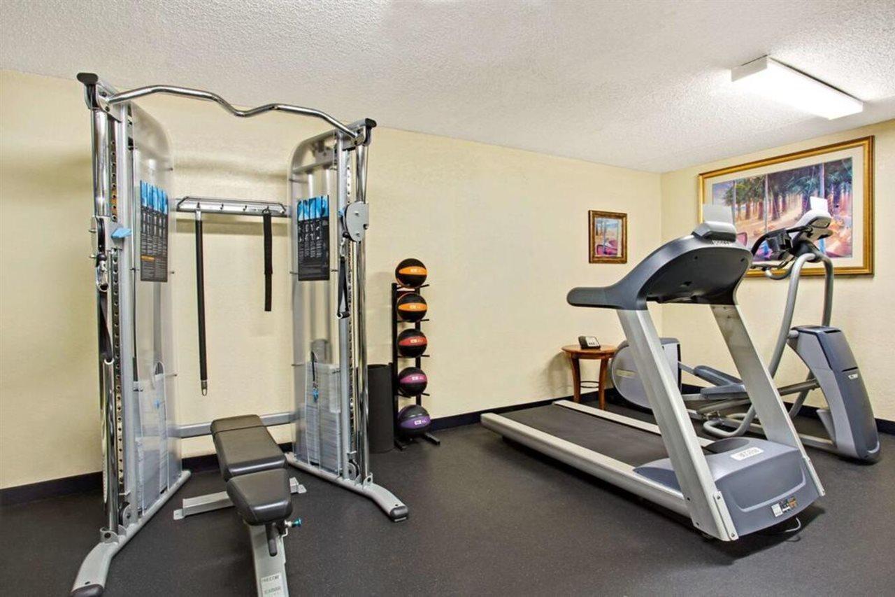 Williamsburg Days Inn By Wyndham Orlando Airport Florida Mall מראה חיצוני תמונה