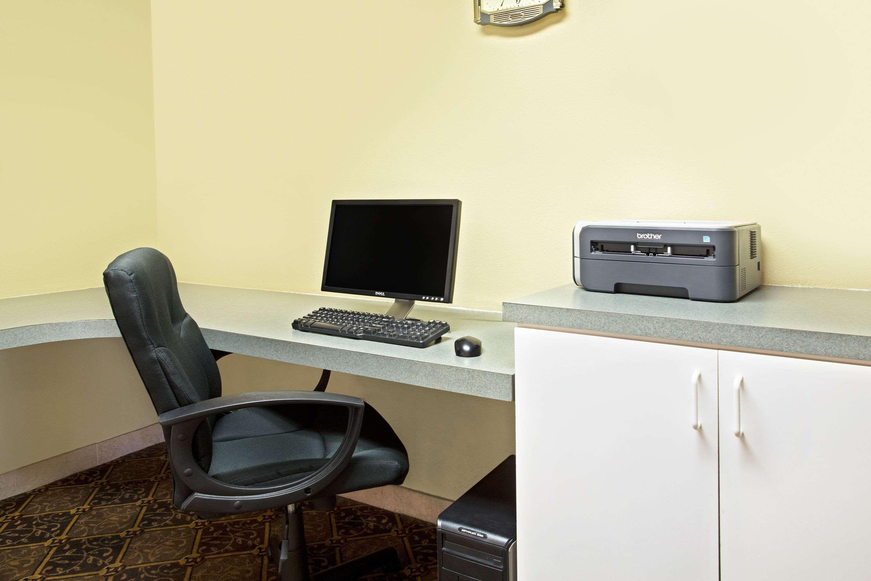 Williamsburg Days Inn By Wyndham Orlando Airport Florida Mall מראה חיצוני תמונה