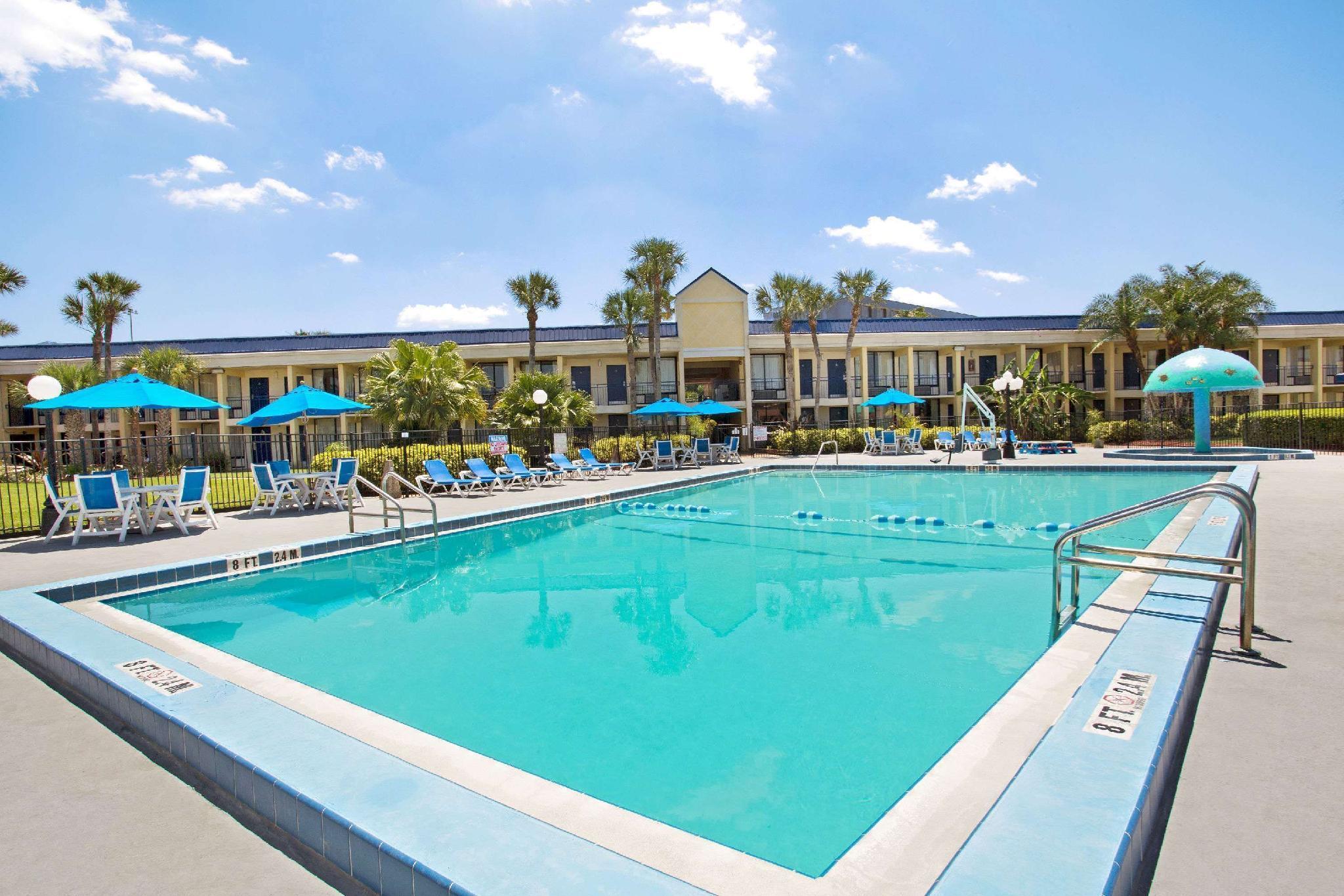 Williamsburg Days Inn By Wyndham Orlando Airport Florida Mall מראה חיצוני תמונה