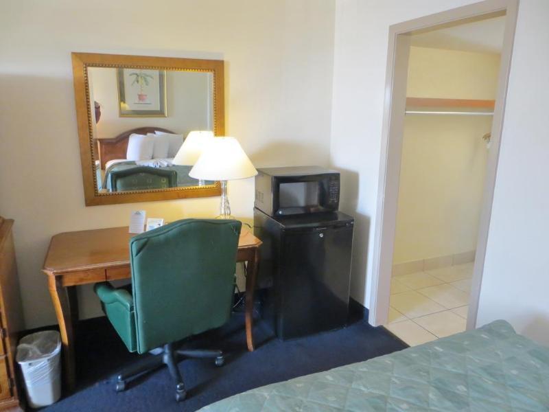 Williamsburg Days Inn By Wyndham Orlando Airport Florida Mall מראה חיצוני תמונה