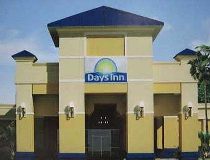 Williamsburg Days Inn By Wyndham Orlando Airport Florida Mall מראה חיצוני תמונה