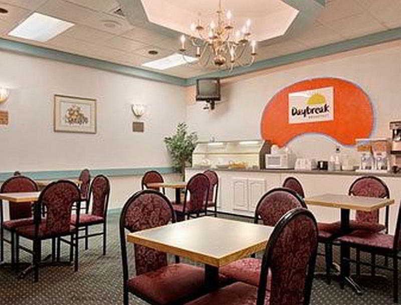 Williamsburg Days Inn By Wyndham Orlando Airport Florida Mall מסעדה תמונה